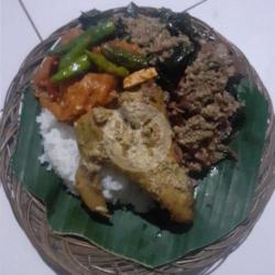 Nasi Gudeg Sayap Ayam Kampung