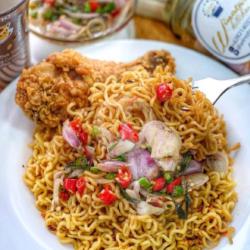 Indomie Goreng Rendang  Ayam Goreng  Ea Teh