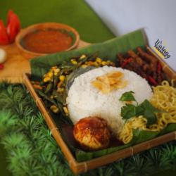 Nasi Campur Telur Masak Habang