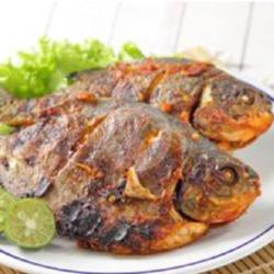 Ikan Bawal Bakar Bumbu Matah