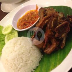 Nasi Uduk Burung Dara Goreng