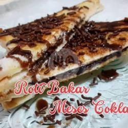 Roti Bakar Coklat
