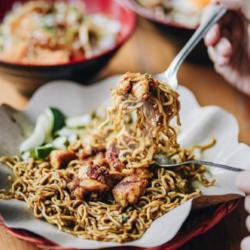 Mie Goreng Rempah Ayam Steak Katsu