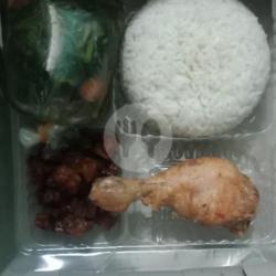 Nasi Ayam   Sayur   Orek Tempe