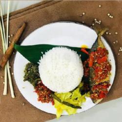 Nasi Bungkus Kembung Sambal Matah