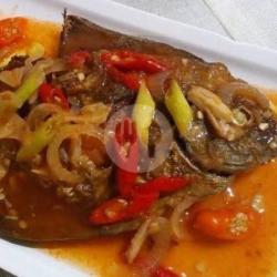 Ikan Kuwe Goreng Mentega