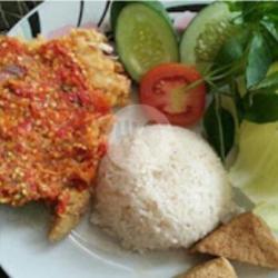 Ayam Geprek Sambel Terasi Pedas