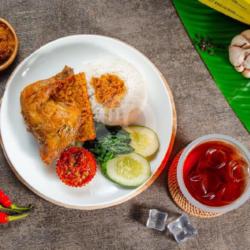 Ayam   Tempe/kobis   Nasi   Es Teh