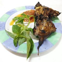 Ikan Bakar Gurami Kepala  Nasi   Sambel Pencit   Lalapan