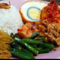 Nasi Rames Telur Bulet Balado