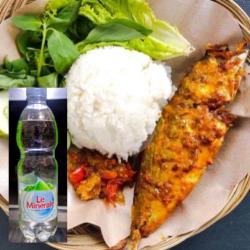 Paket Komplit Nasi Ikan Tude/oci Goreng Lalap Sayur Rebus    Botol Air Mineral 600 Ml