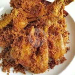 1 Potong Ayam Goreng Garing/sedang