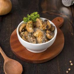 Sauteed Mushroom In Garlic Butter And Herbs