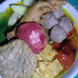 Mie Pangsit Pentol Ceker Tempura