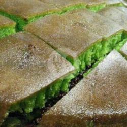 Martabak Manis Pandan Campur