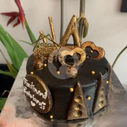 Gold Cake Small