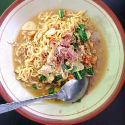 Mie Nyemek Indomie Telur