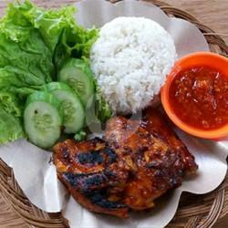 Nasi Ayam Bakar Dada Lalapan Sambel