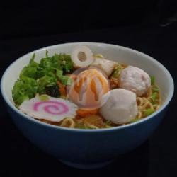 Hokaido Ramen  ( Kuah Miso /soyu /kari )