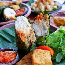 Nasi Bakar Pedas Baby Cumi   Ikan Bakar/goreng