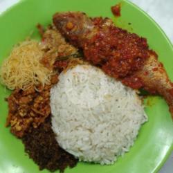 Nasi Gurih Serundeng Ikan Merah