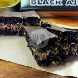 Martabak Black Sweet Strawbery Coklat