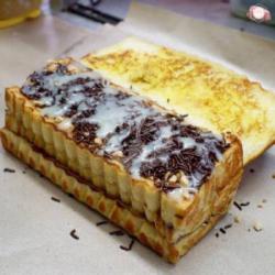 Roti Bakar Bandung Rasa Coklat Dan Susu