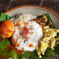 Nasi Uduk Telor Bumbu Bali