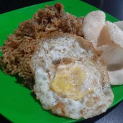 Mienas Indomie Kriuk