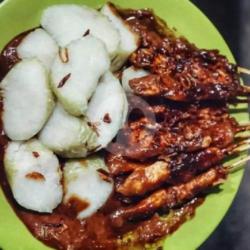 Lontong   Sate Ayam