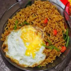 Mie Goreng Komplit