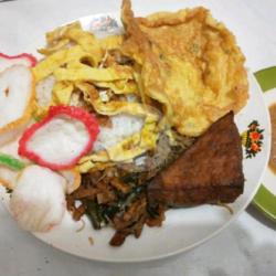 Nasi Uduk Semur Tahu   Telur Dadar