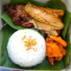 Nasi Gudeg   Krecek   Sayap (ayam Kampung)