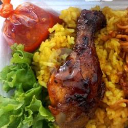 Nasi Kuning Ayam Bakar Paha