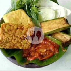Lalapan Tahu Tempe Terong