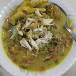 Soto Ayam Santan   Ceker Lontong