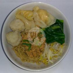 Mie Ayam Bangka   Bakso Ayam   Pangsit