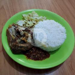 Paket Ayam Penyet (nasi   Ayam Penyet   Kol Goreng   Sambal)