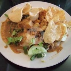 Gadogado Lontong   Telur Dadar