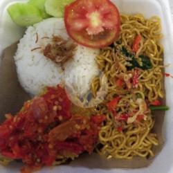 Mie Nasi Ayam Geprek