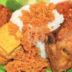 Paket Nasi Ayam   Tahu Tempe