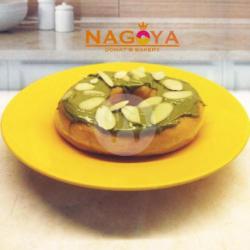 Donat Matcha Almond