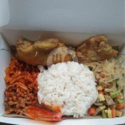 Nasi Uduk Istimewa Ayam Krispy