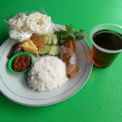 Paket Ayam Hemat , Nasi,  Ayam , Tempe , Tahu,  Terong , Krupuk   Es Teh / Teh Ngangat