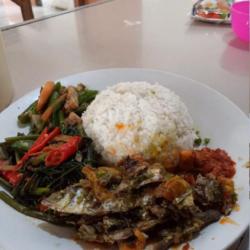 Nasi Balado Ikan Asin   Syur   Esteh