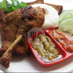 Nasi Penyetan Bebek   Es Teh