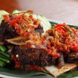 Nasi Iga Sapi Penyet Panas