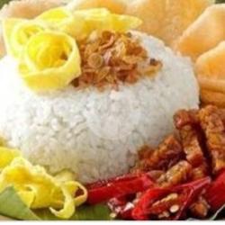 Nasi Uduk Telor Suir