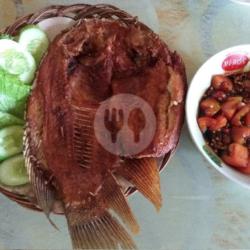 Nasi Ikan Goreng(ikan Kembung)