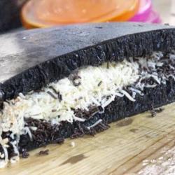 Komplit Hitam Manis